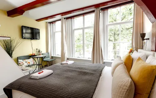 Sunflower Amsterdam - Bed and Breakfasts
