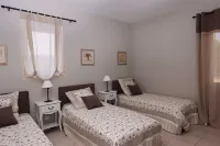 Superb air conditioned villa, pool heated at Eygalières Hotels in Eygalieres