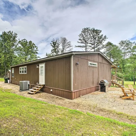 Updated Tuskahoma Cabin w/ Fire Pit & Deck!