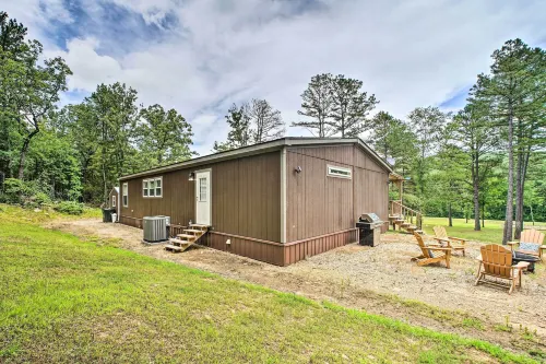 Updated Tuskahoma Cabin w/ Fire Pit & Deck! - Homestays