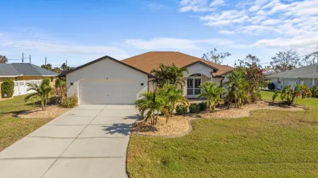 Welcoming Pool Home on Canal Short Trip to Beaches