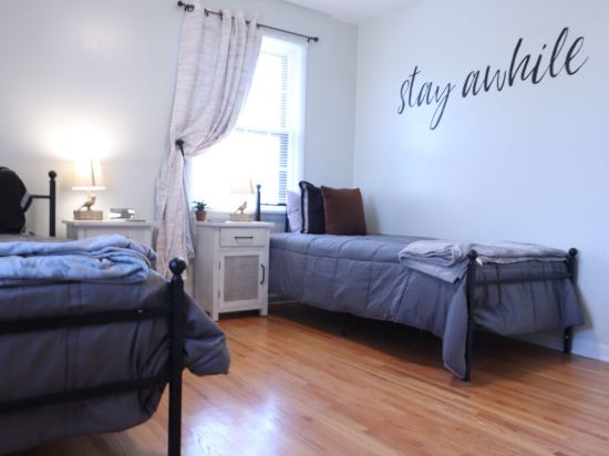 "Newly Renovated 3-Bed Duplex in Nashville w/King Bed, Large Yard & Easy Access"
