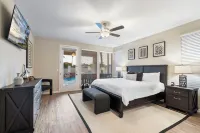 Sunset Oasis: 4 Bed Retreat w/ Pool Heating Included! Stunning Golf Course Views - balcony
