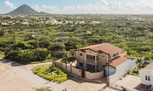 五臥室別墅，享有阿魯巴自然的驚人景色 帕拉德拉住宿飯店