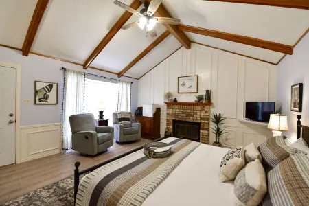 Butterfield Inn Main Street Cottages