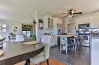 Cozy Cottage on the River