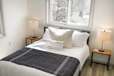 Charming House Near Popular Park