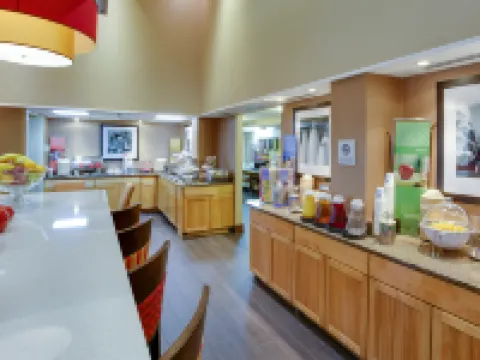 ハンプトン イン バイ ヒルトン チェスター サウス バミューダのホテル