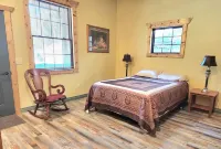 Higgins Mountain Retreat - 10 minutes from Downtown Spearfish! 노스 로렌스 호텔