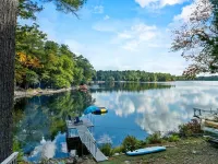 3-story waterfront haven w/ unparalleled views, Hotspring spa, watch our video! Hotels in Gray