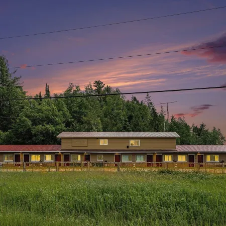 Palmerston Lake Motel