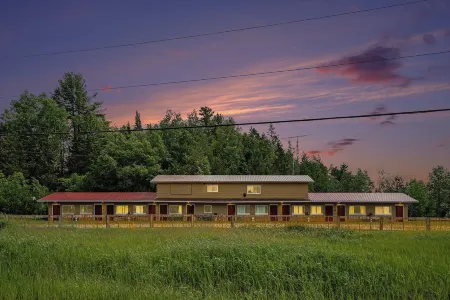 Palmerston Lake Motel