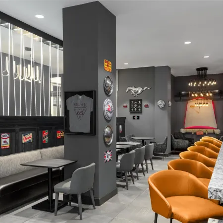 Homewood Suites by Hilton Nashville-Downtown Отели рядом с достопримечательностью «Аудитория Риман»