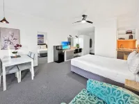 Golden Sands Motor Inn فنادق في تونكوري
