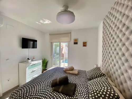 Lovely Villa in  Golf Resort, Private Pool, South Facing, Golf View, Security