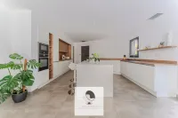 New Luxury Villa with Pool for Rent by the Week in Castelnau-le-Lez