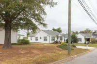 Chic 1-bedroom with AC and WiFi in downtown Newnan