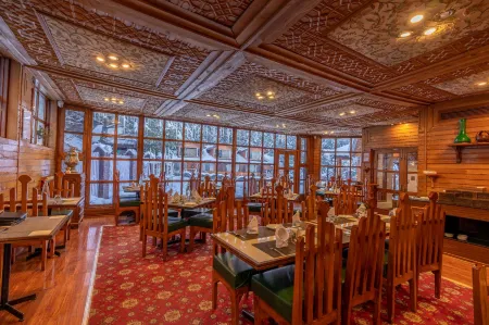 Hotel Heevan Отели рядом с достопримечательностью «Бетаэб Вэлли»