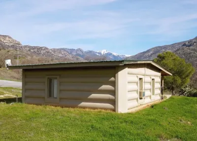 Kaweah Riverside Retreat