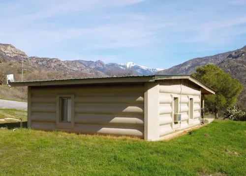 Kaweah Riverside Retreat