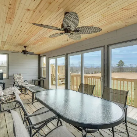 Deer Lake Lodge on 700 Wooded Acres in Dayton!