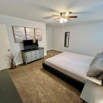 FRESHLY renovated home. Carrollton, DFW