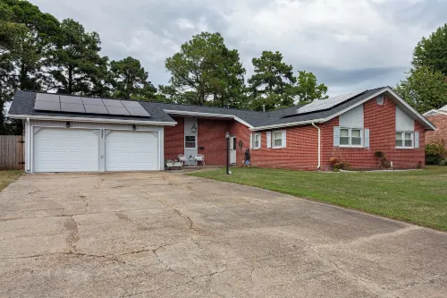 Charming 3-Bedroom Home with Private In-Ground Pool Oasis in Hampton, VA