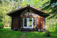 Cozy Forest Cabin in the Beautiful Sayward Valley