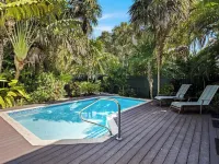 Charming 3-Bedroom Villa Centrally Located in the Florida Keys Hotels in Duck Key