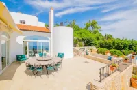 Stone tower villa. Hotels in Tricase