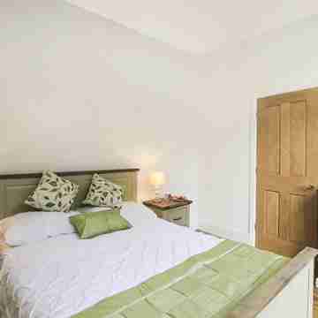 Waterside - Luxury Menai Bridge Holiday Cottage - Walk to restaurants and bars Rooms