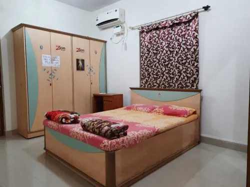 CeeZee House Hotels in Parra