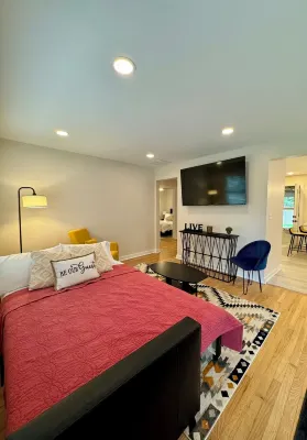 Modern 2BR + Gameroom Fortville home Sleeps 6 in Near Indianapolis