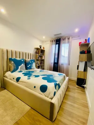 Villa swimming pool 6 persons garden not overlooked Hotel a Aimargues