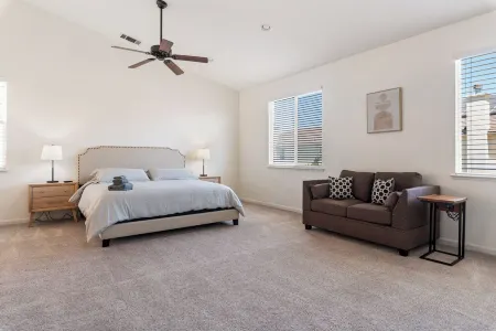 EV Fast Charger 5BD Amazing Home