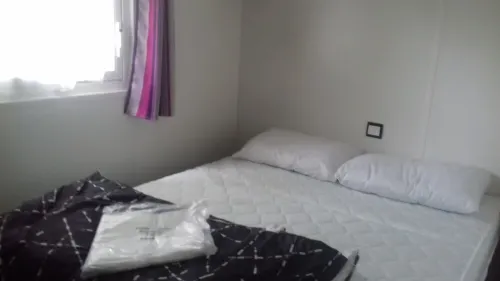 3-bedroom mobile home on the shores of Lake Biscarrosse