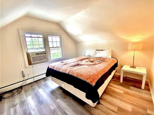 Crown Point 1 Bedroom Stylish Apartment close to the Square/Downtown