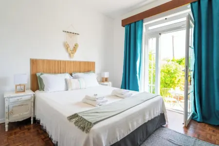 Double Room with Garden View and Balcony(Tangerine ) - 2 Отели в г. Пера