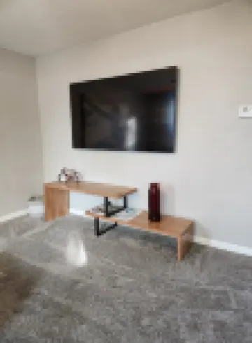 Charming 1-bedroom house in superb Eau Claire with AC, WiFi