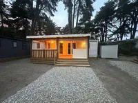 IN QUEND PLAGE LES PINS IN THE HEART OF THE PINES 10 MINUTES WALK FROM THE SEA Hotels in Quend