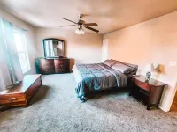 Hot Tub, King Beds, Pet Friendly Close to I25