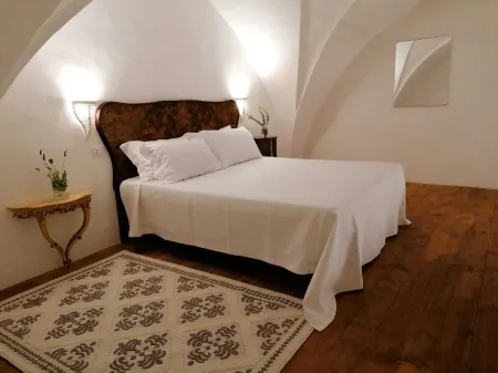 La Stanza di Felline 101 con Idromassaggio Отели в г. Аллисте