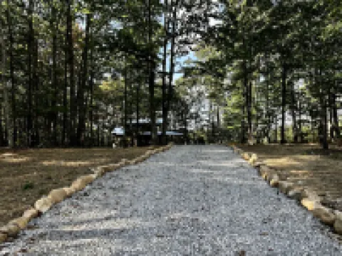 Fully Stocked Cabin Nestled Among the Trees in Tennessee Hoteles en Monteagle