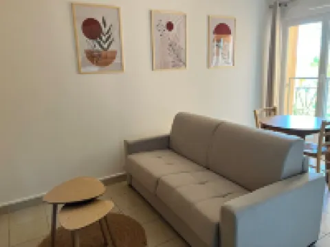 Charming downtown studio