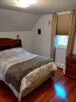 Charming 4-bedroom house with AC and WiFi  30 minute drive to New York City Hotels near Bloomberg
