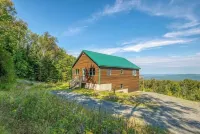 Mountain View Escape - Stunning Views! Bethlehem, NH Cabin Near Skiing & Hiking