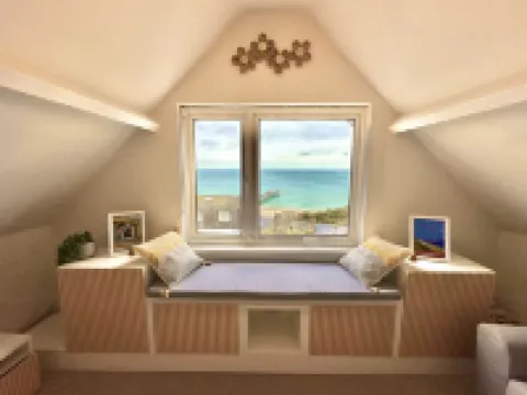 Pier View Retreat - Close to Beach - Sea Views With Parking