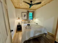 Newly Remodeled-Lakefront Cabin on 4th Lake w/Dock & Kayaks. Trail 5 Access