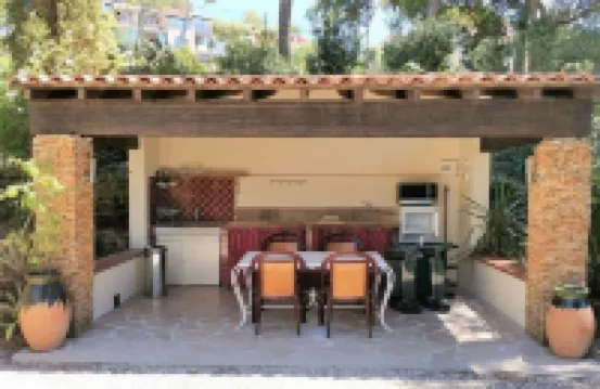 Villa Escapade Etage Hotels in Saint-Mandrier-sur-Mer