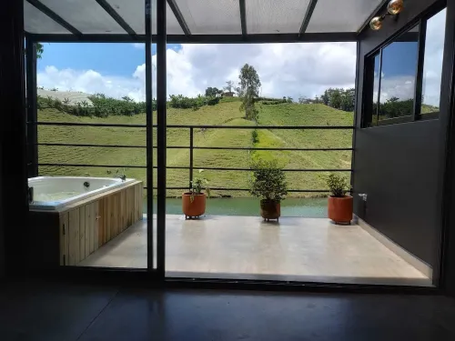 F2-Cabañas con represa y glamping Peñol y Guatapé